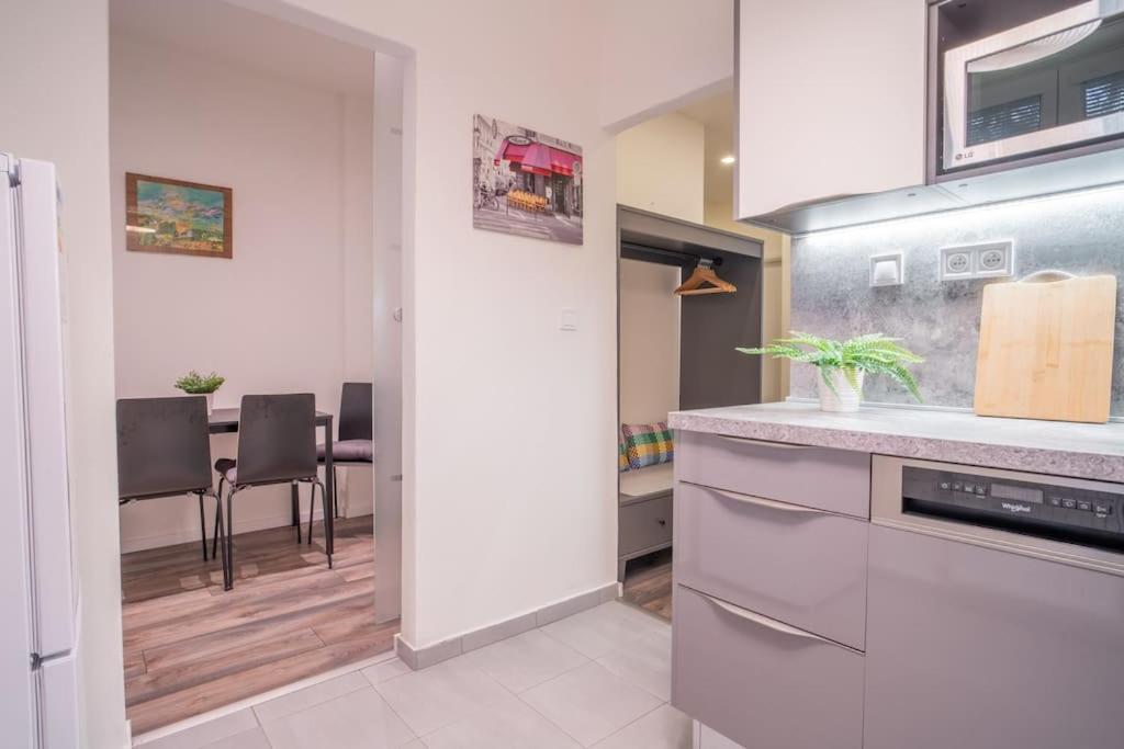 Sukromny Staromestsky Apartman V Uzasnej Lokalite/Cozy Old-Town Apartment In A Great Neighborhood Bratislava Exterior photo